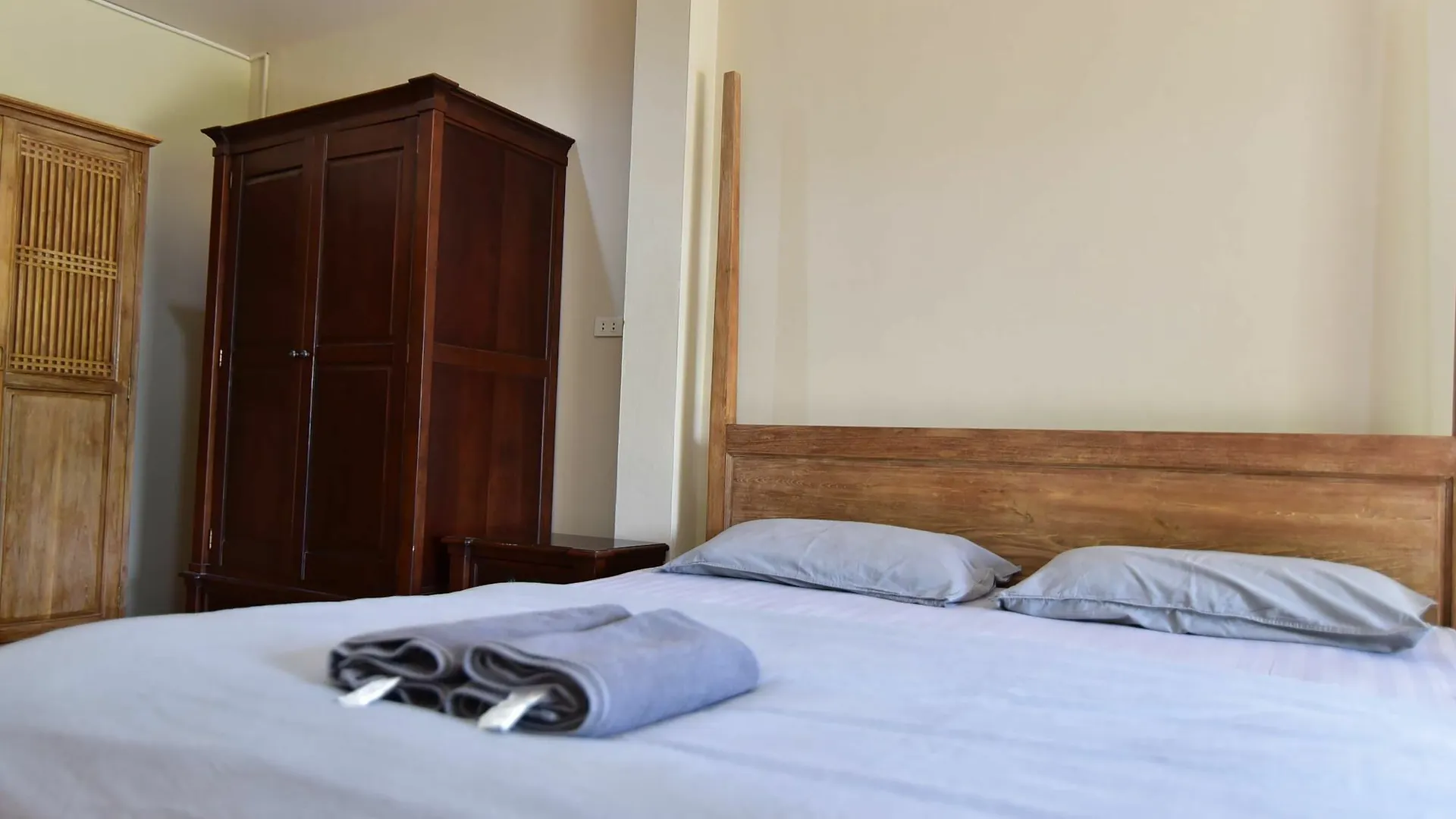 Baan Chai Lay Apartment Koh Lanta Tayland